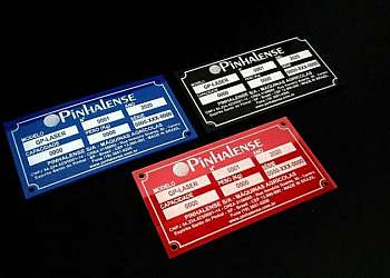 Etiqueta acrílica com número de série Etiqueta acrílica com número de série