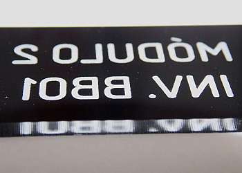 Etiqueta acrílica grande com corte a laser Etiqueta acrílica grande com corte a laser