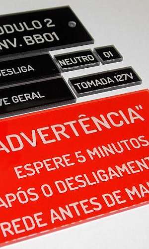 Etiqueta acrílica para painel elétrico Etiqueta acrílica para painel elétrico