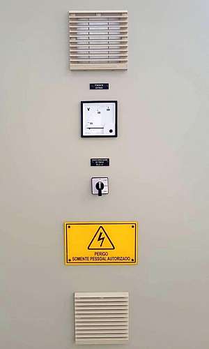 Fabricante de etiqueta acrílica para painel elétrico Fabricante de etiqueta acrílica para painel elétrico